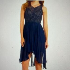 Max & Cleo by BCBG High Low Navy Pleated Cocktail Dress Tan Lace underlay size 6
